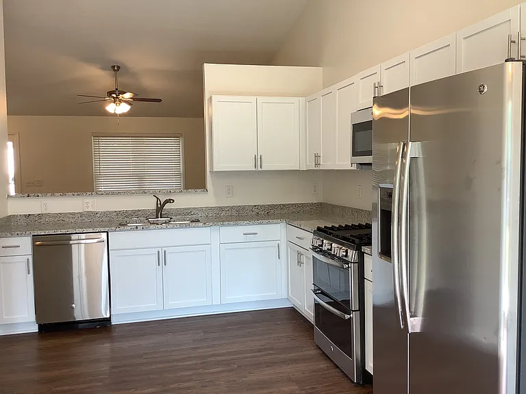 807 Mill Run Dr — Photo 2