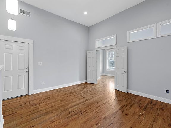 3rd image of 1605 S 9th St #B