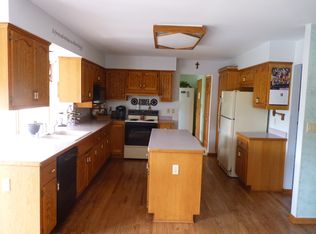 N66W30353 Country Ln, Hartland, WI 53029