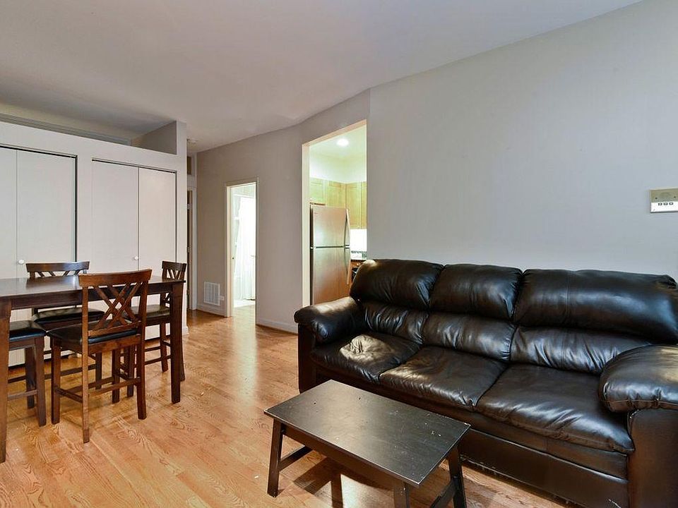 1st image of 1960 N Lincoln Ave #1