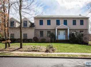 1 Blair Pl, Emerson, NJ 07630