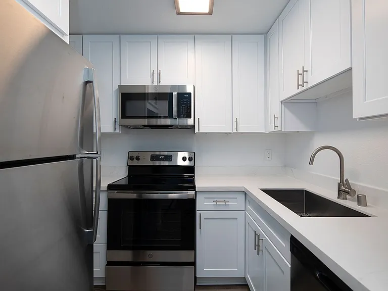 Golden Pacific Apartments — Photo 10