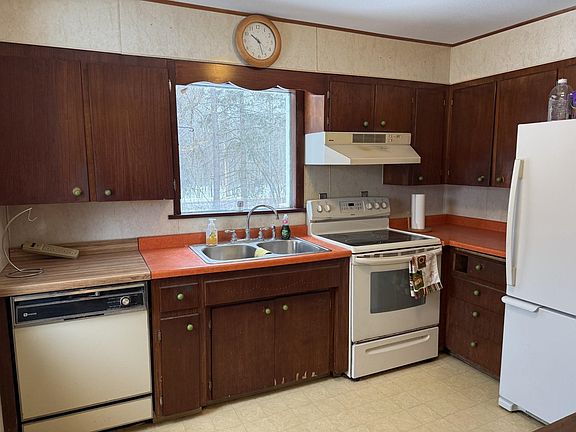 4th image of 3592 Brevator Rd