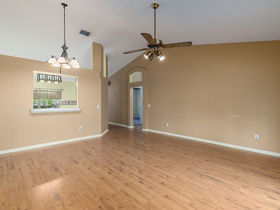 5th image of 1043 SW Majorca Ave