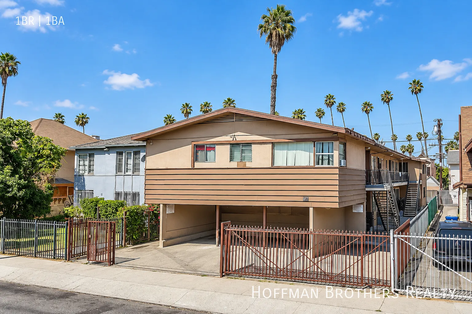 Charming 1-Bedroom With Hardwood Floors, Large Closet & Parking Included!! — Photo 3