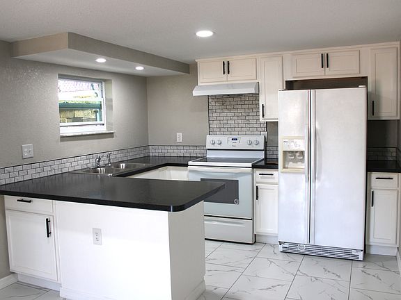 5th image of 111 1/2 Noxon St #1/2