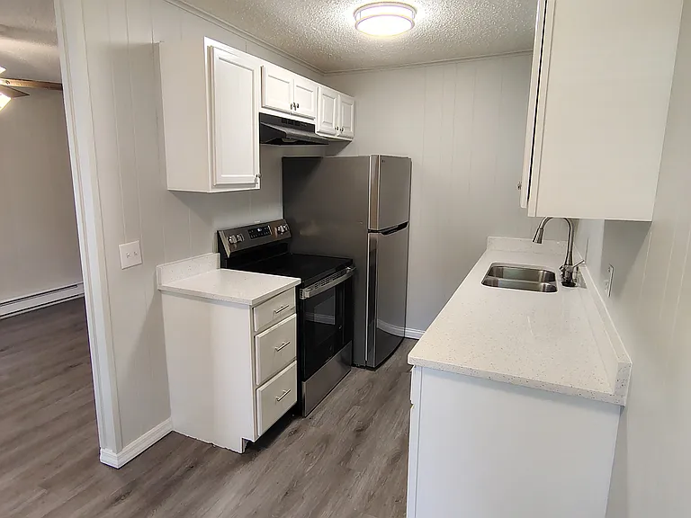 1002 W Hughes St #1 — Photo 2