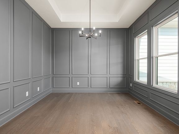 4th image of 1433 Chatham Hills Blvd