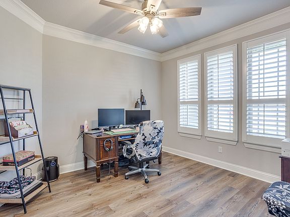 5th image of 1136 Tremont Ln