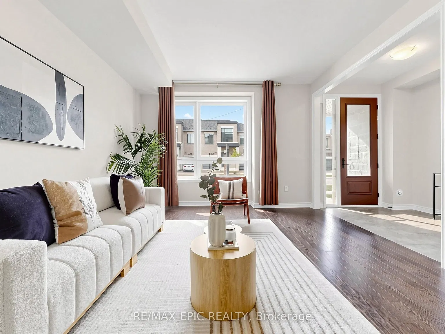 4 bed, $3,800 — Photo 3