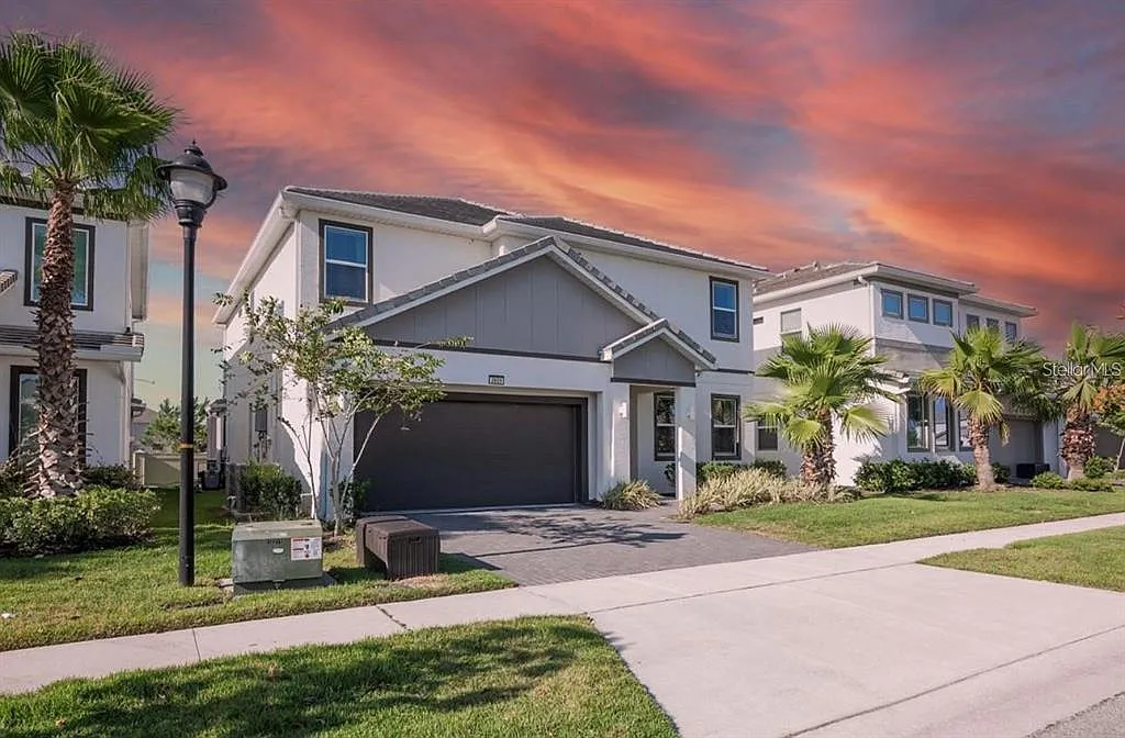 8 bed, 5.0 bath, 3248 sqft, $5,250 — Photo 1