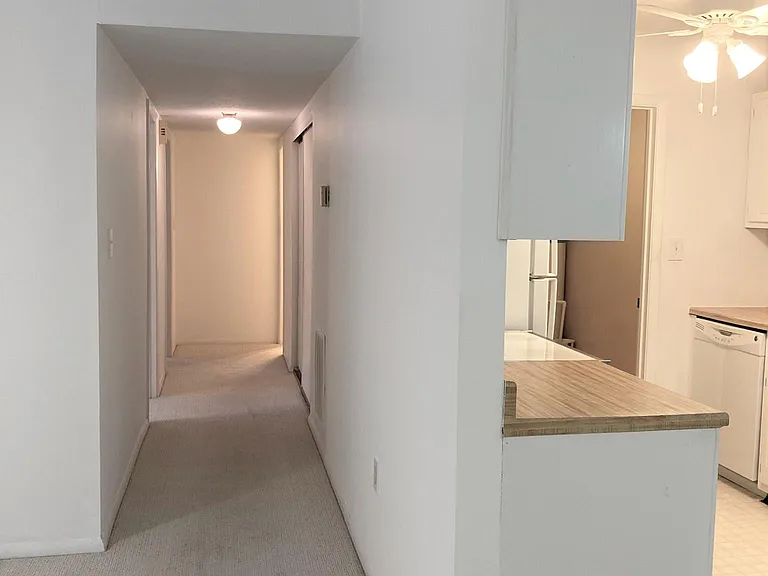2235 Sunderland Rd #95C — Photo 2