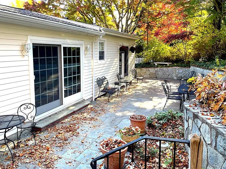 12 Ervilla Dr — Photo 30