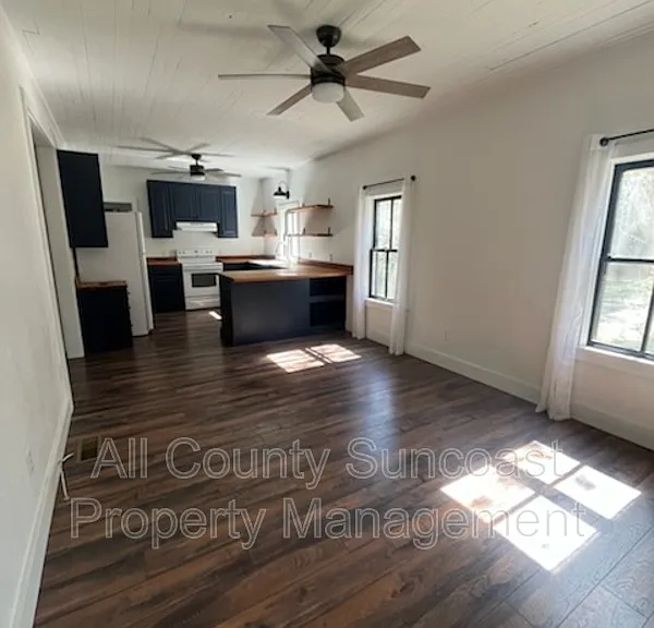 420 Magnolia St — Photo 5