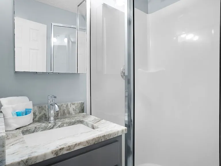 605 Dogwood St #D — Photo 6