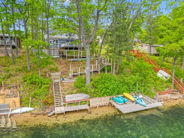 6099 Honey Ln, Johannesburg, MI 49751