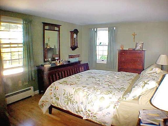 4th image of 56 Stowers St