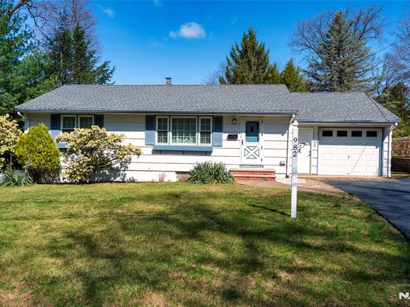 982 Garibaldi Pl, Township Of Washington, NJ 07676
