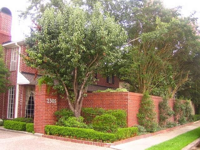 1st image of 2305 Nantucket Dr #D
