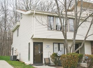 377 Mohegan Cir, Lafayette, NJ 07848