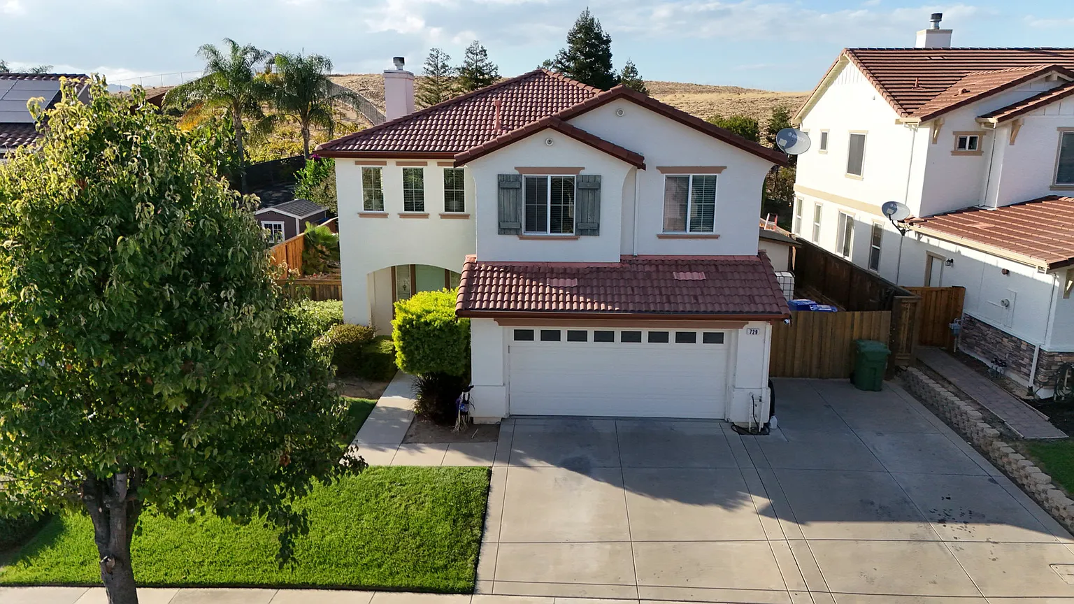 729 Copperfield Ct photo 1
