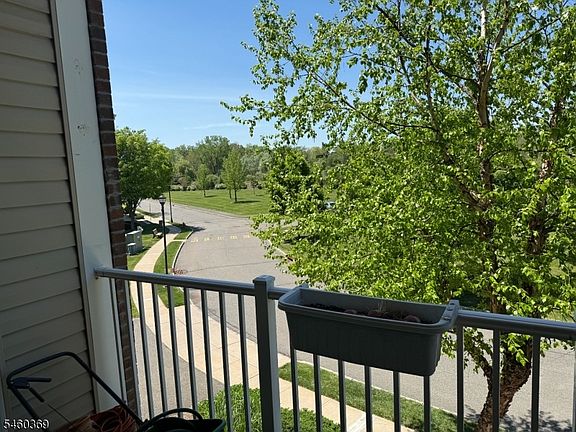 4th image of 1118 Warrens Way