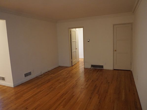 220 S Reeves Dr #220
