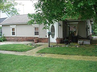 2nd image of 403 S Oak St