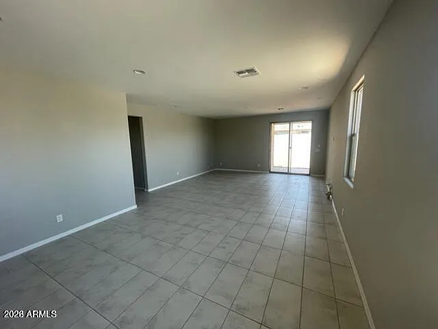 3 bed, 2.0 bath, 1872 sqft, $2,449 — Photo 3