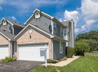 340 Kresswood Dr, West Chicago, IL 60185