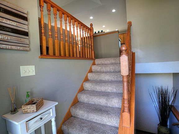 2nd image of 2550 Sunny Meadow Ln