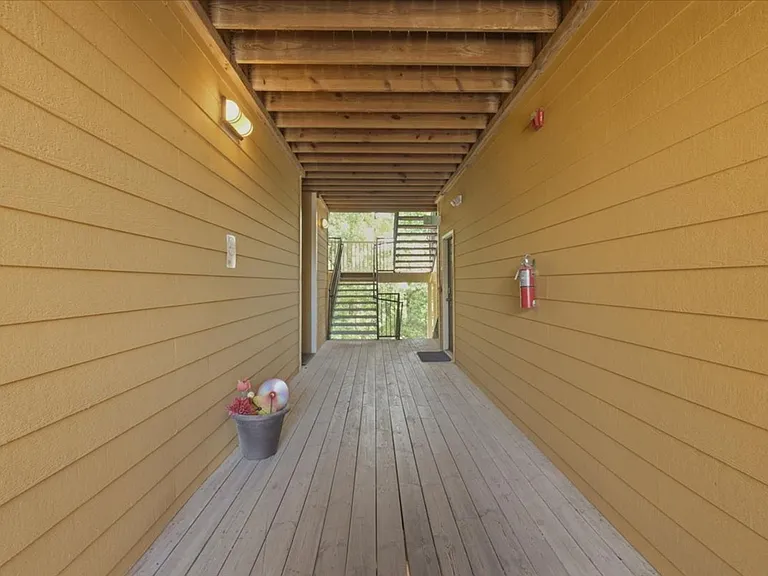 1202 Walden Park Dr — Photo 7