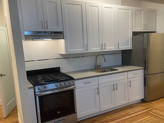 2nd image of 41-42 42nd St #4R