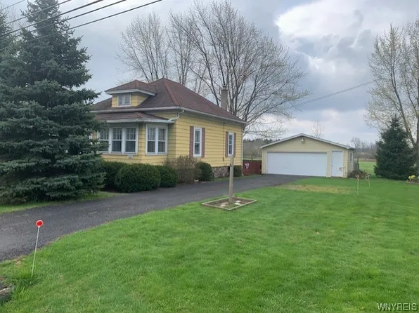 6004 Ridge Rd, Lockport, NY 14094