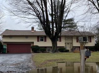 587 Stone Dr, Greentown, IN 46936