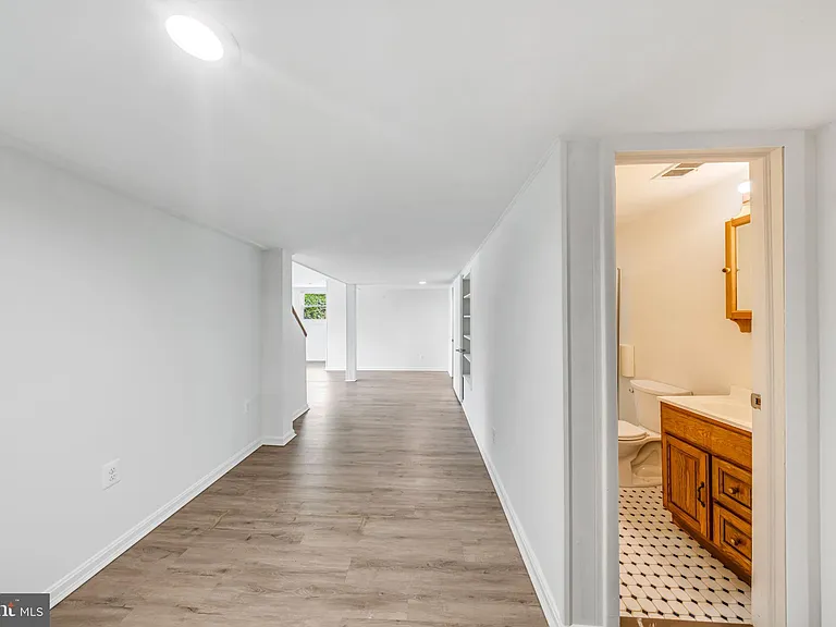 7411 Tillman Dr — Photo 37