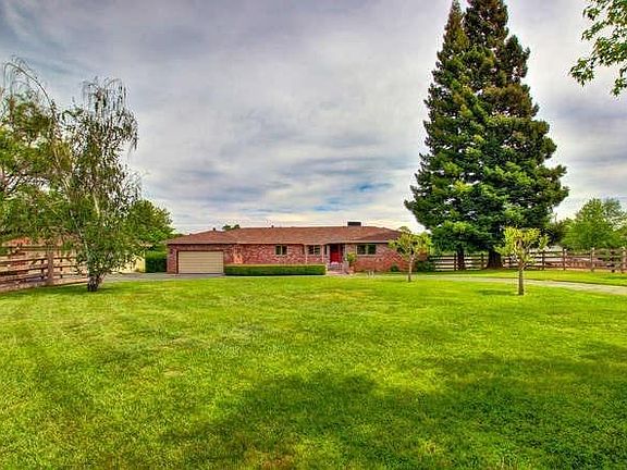 2nd image of 1723 Gina Louise Ln