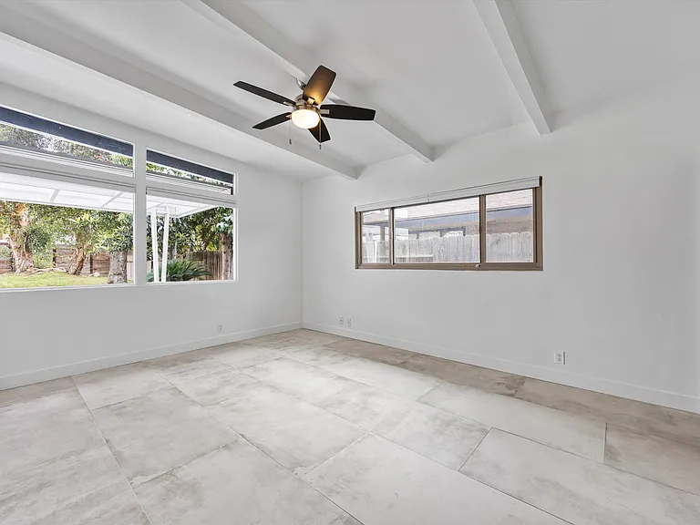 1815 Ridgewood Dr — Photo 24