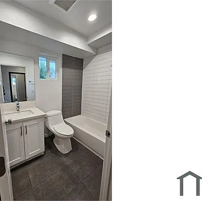 213 W 43rd St — Photo 11