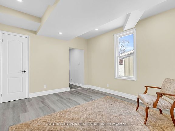 5th image of 54 Archange St