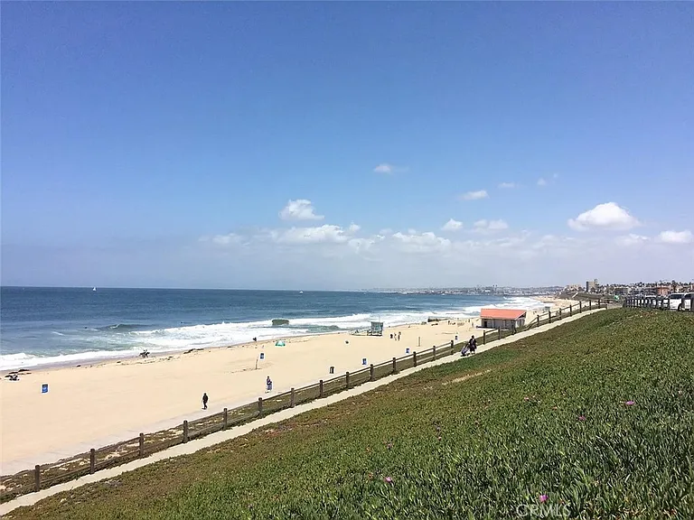 702 S Pacific Coast Hwy #A — Photo 3