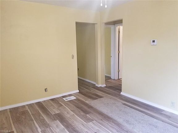 2nd image of 2823 Crehore St