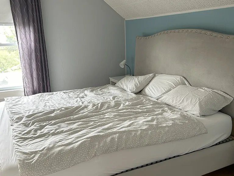 Largest bedroom overlooks Bay