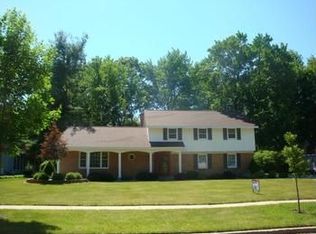 5307 Campau Dr, Midland, MI 48640