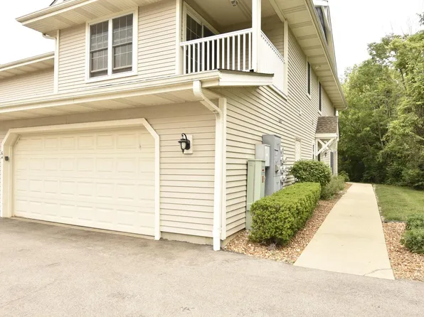6200 Walnut LANE #64, Cudahy, WI 53110