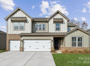 213 E Warfield Dr, Mooresville, NC 28115