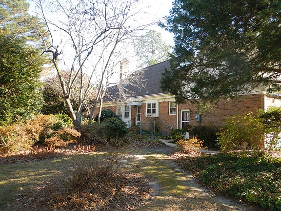 5th image of 415 Pecan Dr