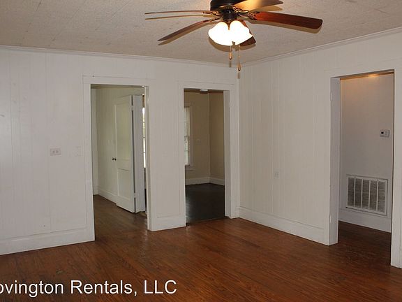 3rd image of 801 W Avenue D