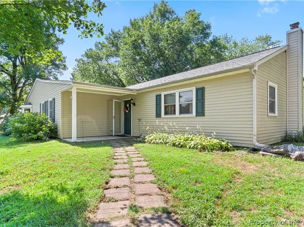 203 Highfield Dr, Toano, VA 23168