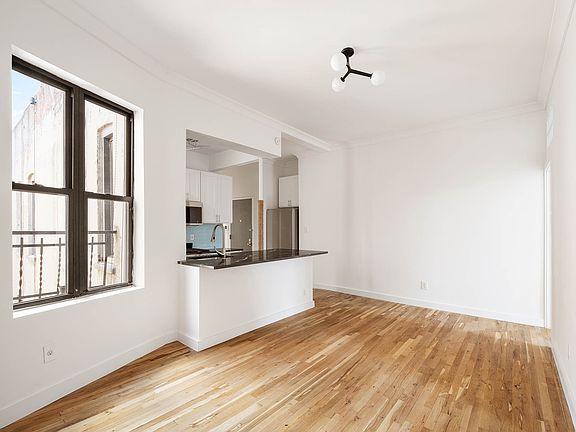 3rd image of 245 E 13th St APT 22